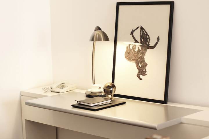 Room 28 of 46