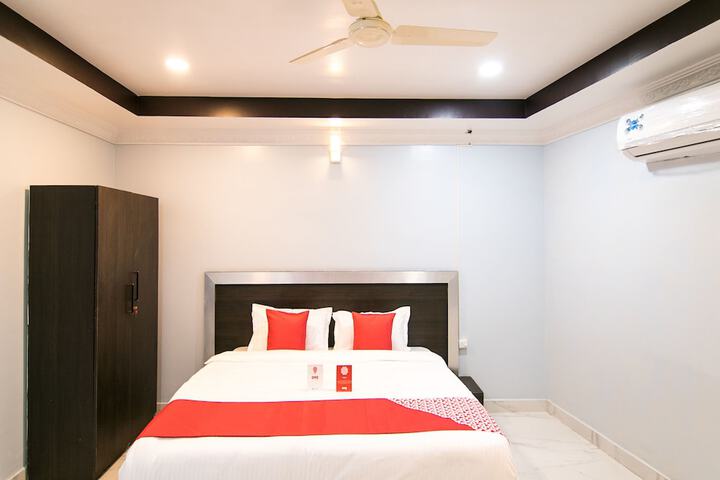 Room 10 of 14