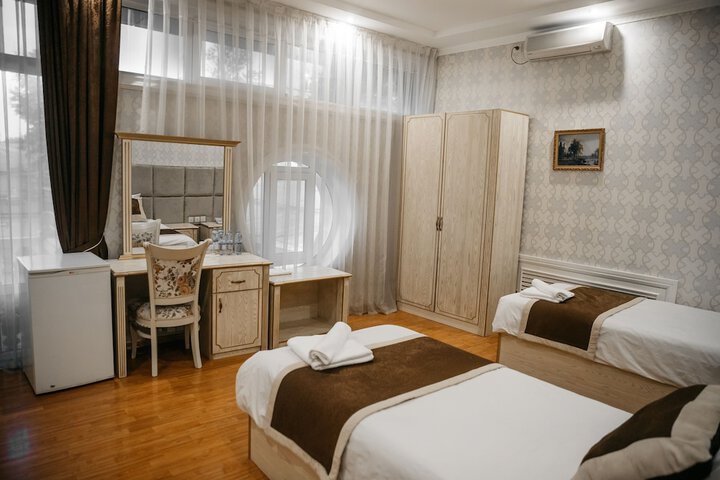 Shahlo Hotel