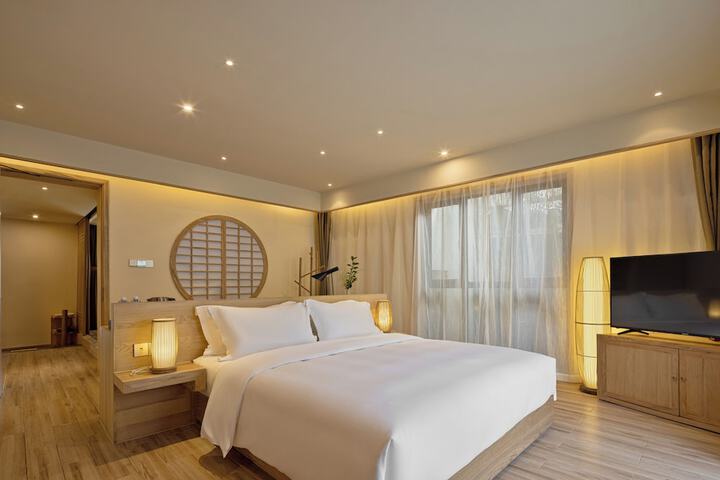 Room 37 of 86