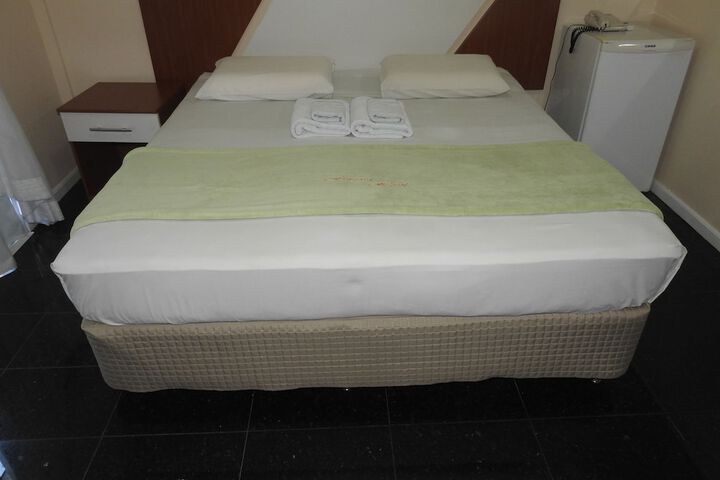 Room 9 of 36
