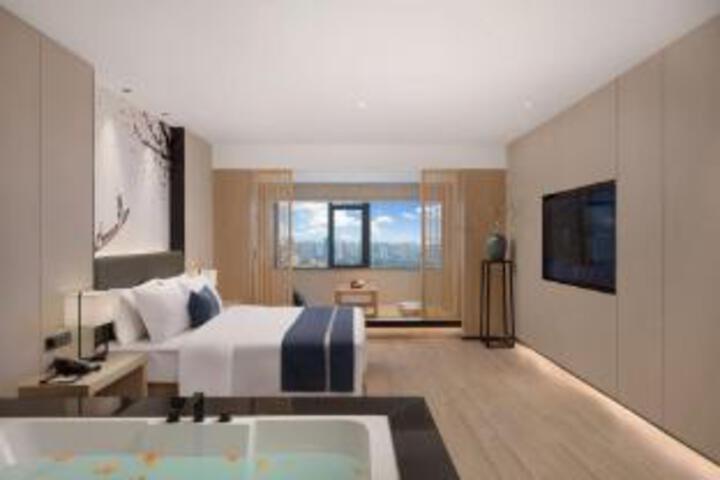 Room 11 of 11