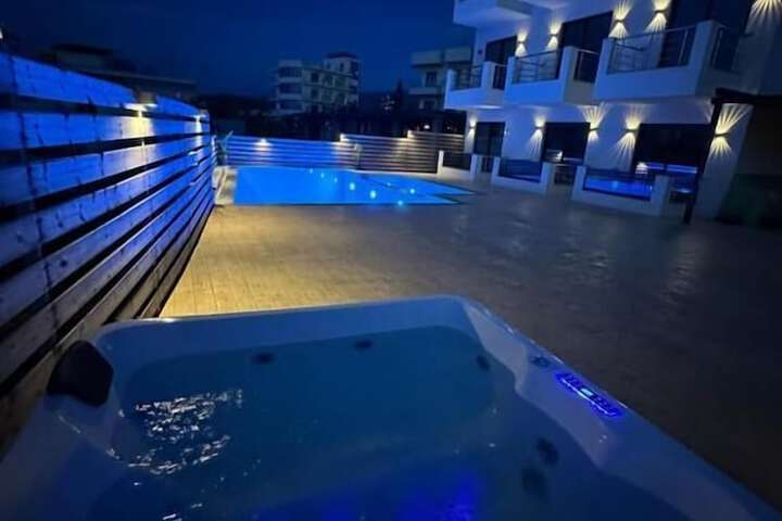 Pool 79 of 96