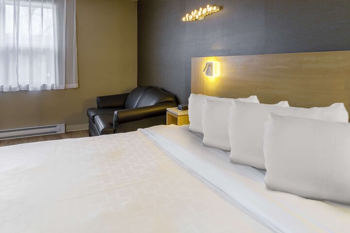 Room 15 of 28