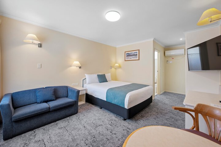 Room 9 of 31