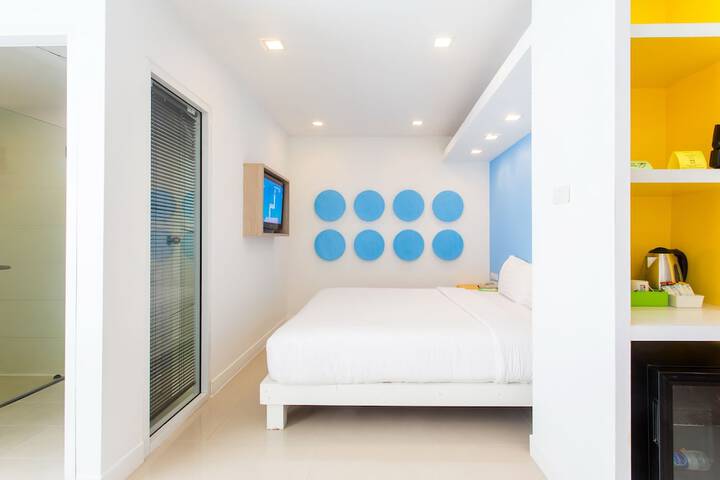 Room 32 of 90