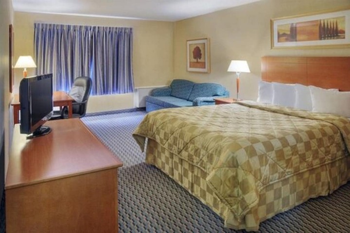 Room 4 of 48