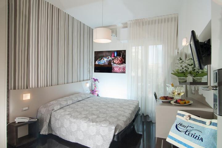 Room 12 of 64