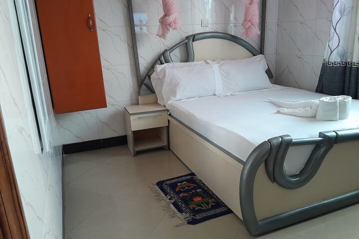 Room 18 of 38