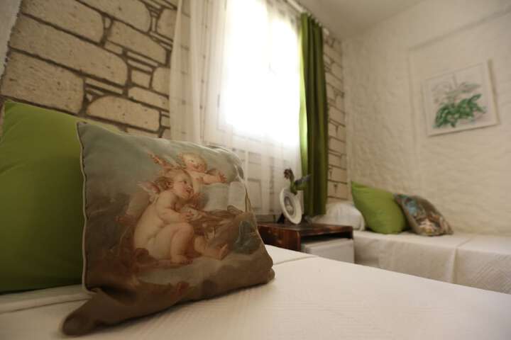Room 17 of 41