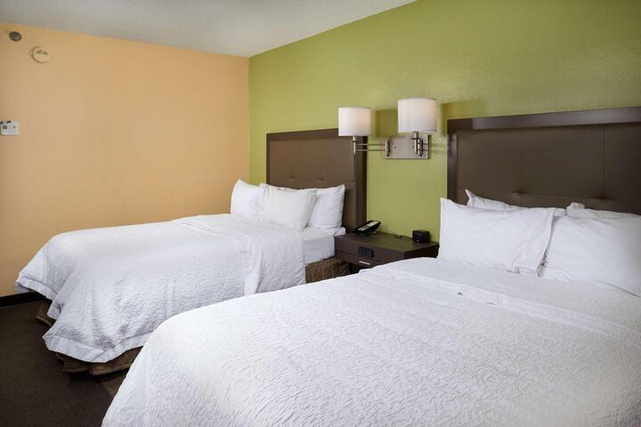 2 Double Beds (2 of 4)