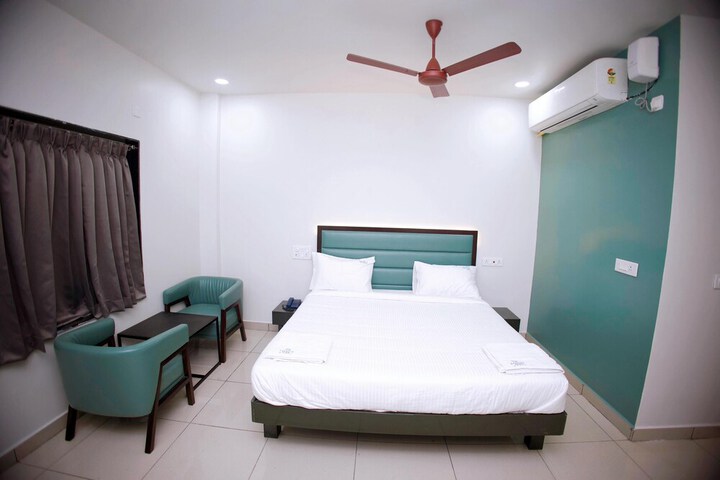 Room 7 of 48