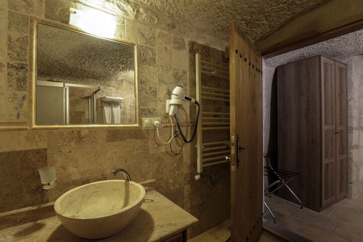 Room 26 of 180