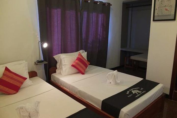 Room 17 of 146
