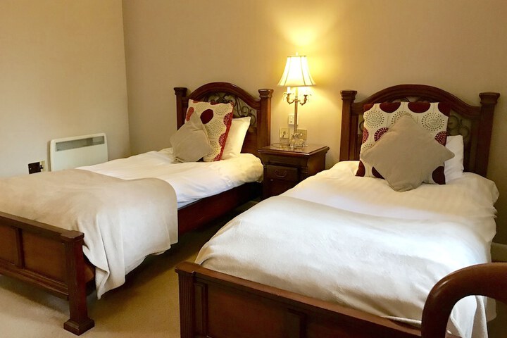 Room 5 of 36