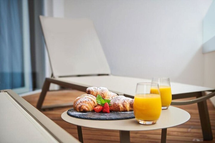 Breakfast/Coffee Service 55 of 70