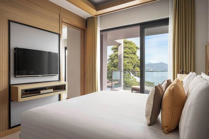 Room 32 of 110