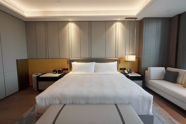 Room 7 of 113