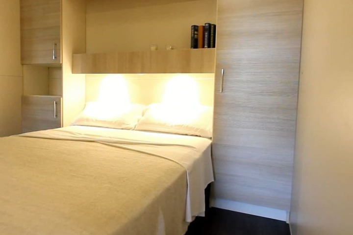 Room 3 of 27