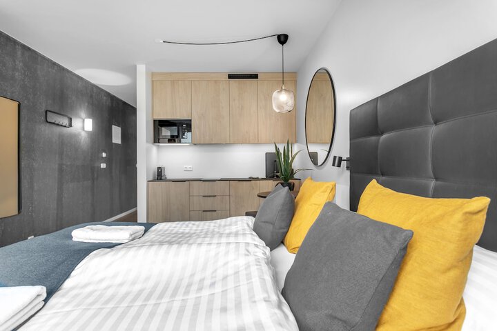 Room 9 of 62
