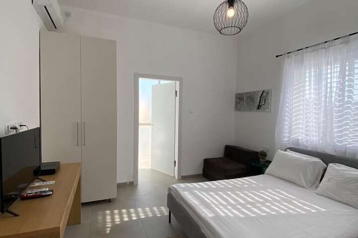 Room 6 of 54