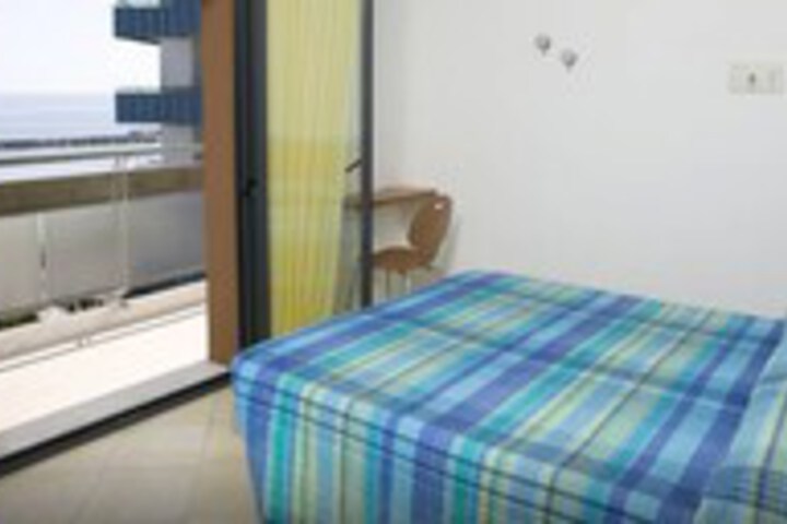 Room 12 of 18