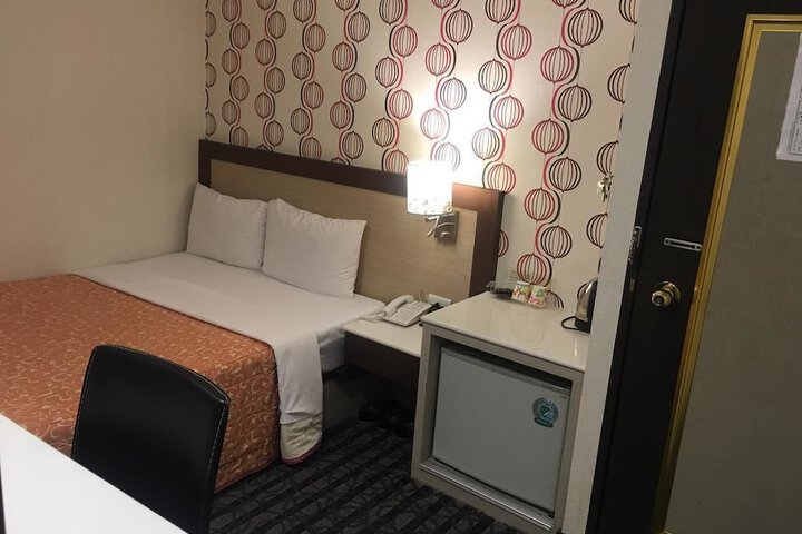 Room 20 of 33