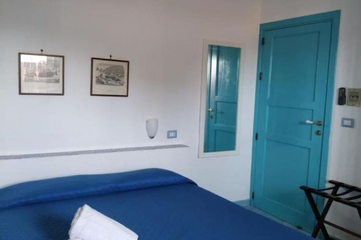 Room 16 of 43