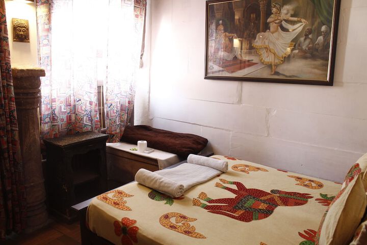 Room 9 of 90