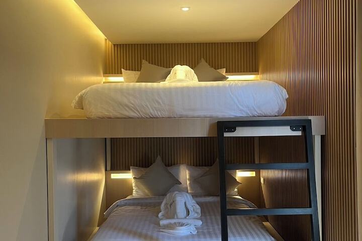 Room 27 of 138