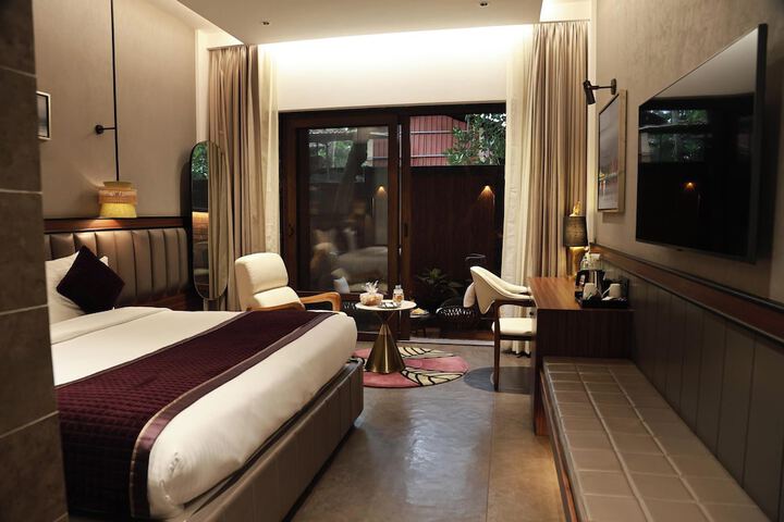 Room 17 of 53