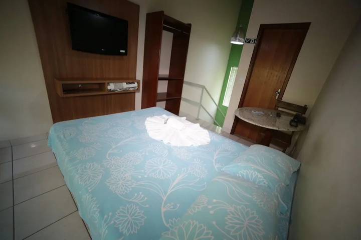 Room 2 of 18