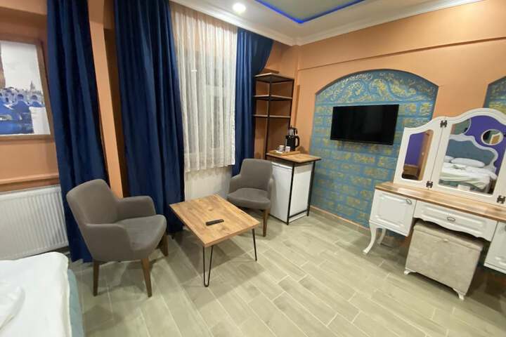 Room 10 of 22