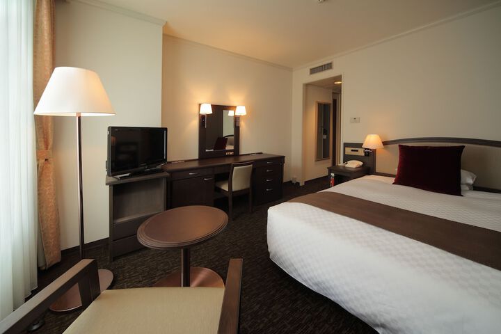 Room 4 of 204