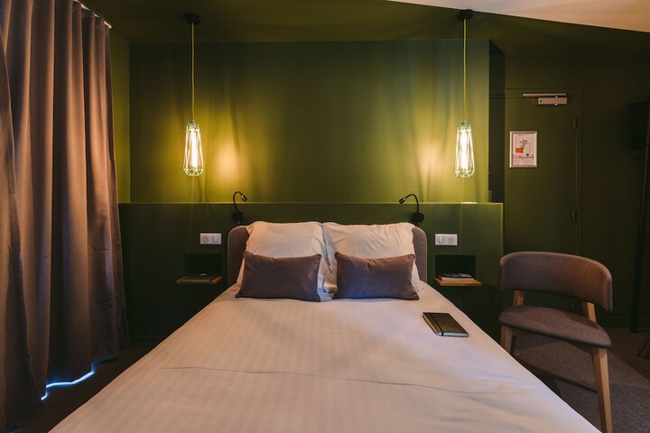 Room 13 of 75