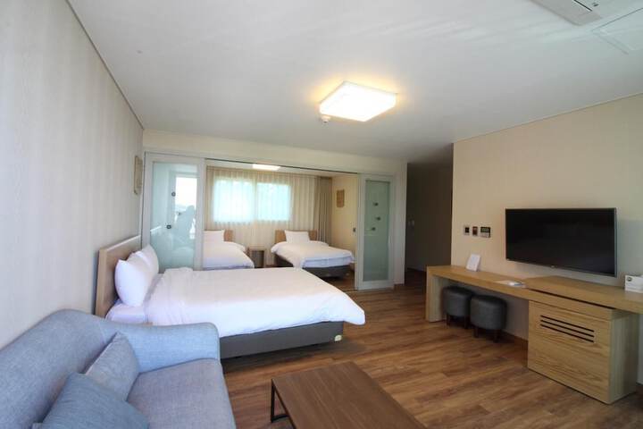 Room 21 of 46