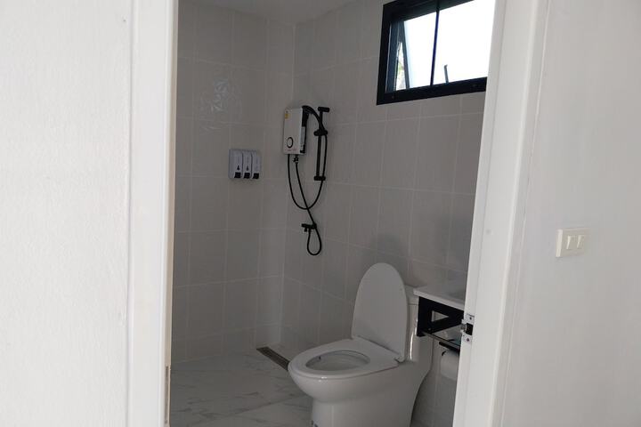 Room 30 of 47