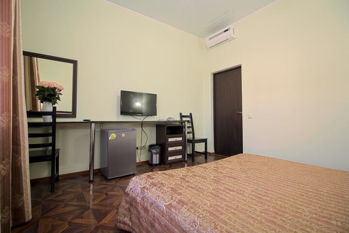 Room 6 of 89