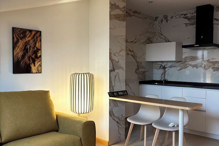 Room 18 of 32