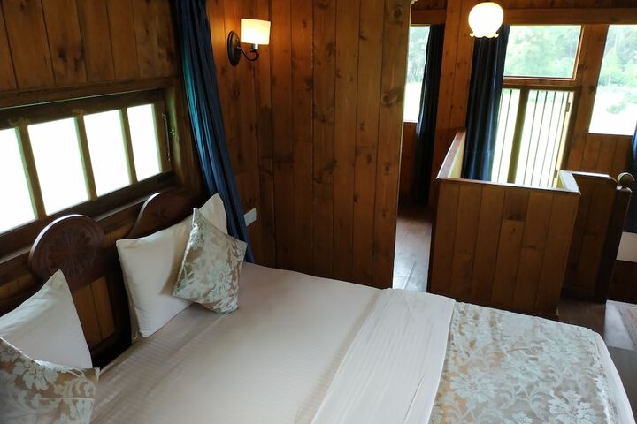 Room 14 of 31