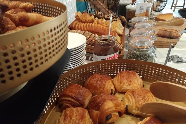 Breakfast/Coffee Service 112 of 138