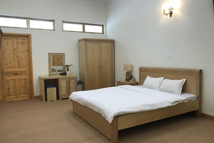 Room 6 of 74