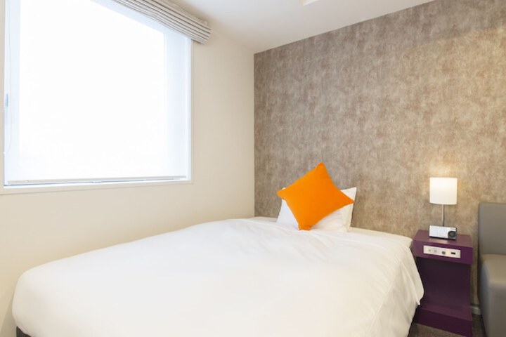 Room 8 of 38