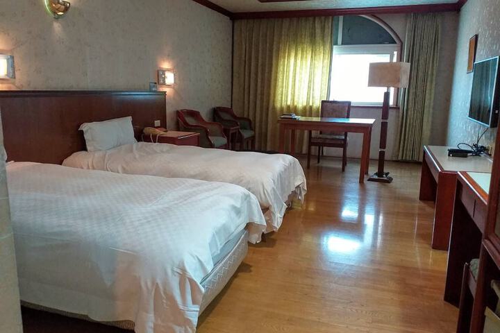 Room 5 of 43