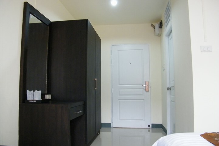 Room 14 of 40