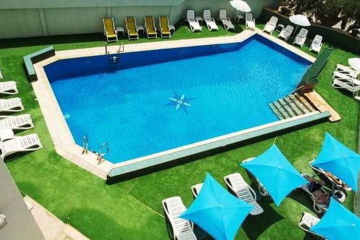 Pools & Facilities