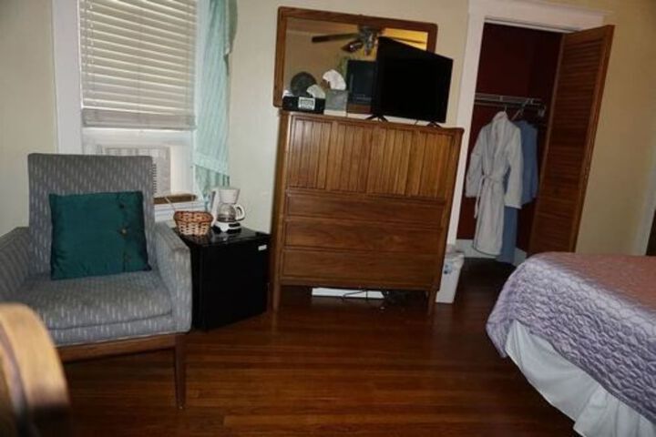 Room 7 of 40