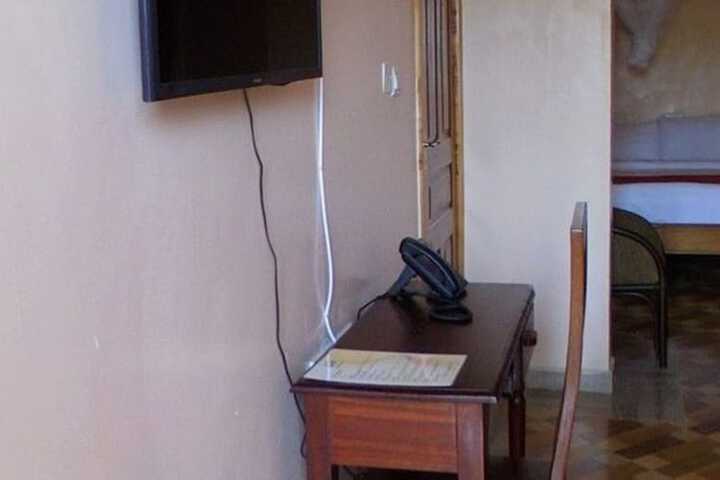 Room 10 of 25