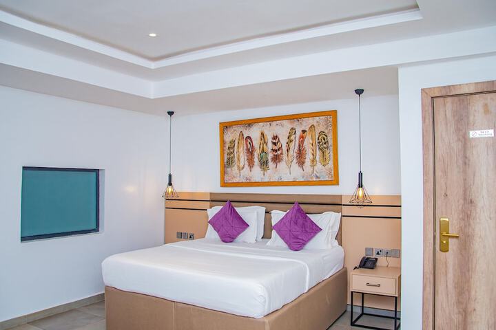 Room 4 of 34