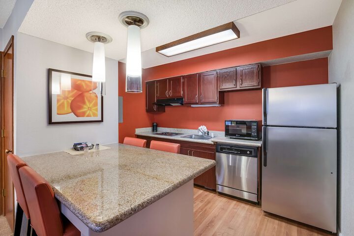Accessible Suite King Bed Mobility Accessible Bathtb Sofa Bed Fullkt Full Breakfast (10 of 41)